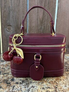High Fashion Beautiful Burgundy Crossbody Purse